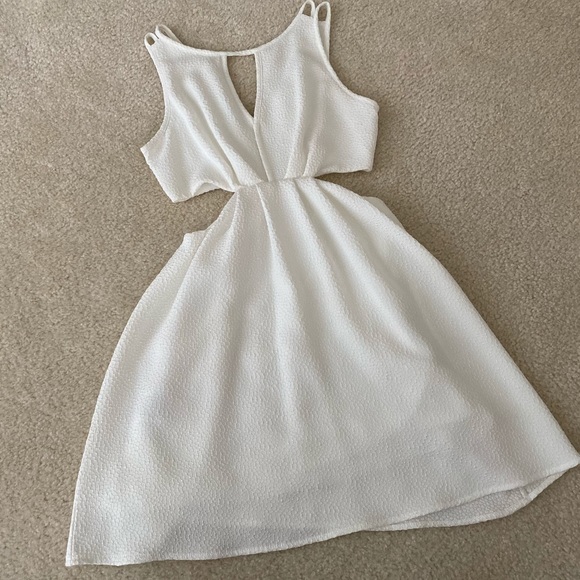 BCBGeneration White Cutout Dress in XS - Picture 3 of 4